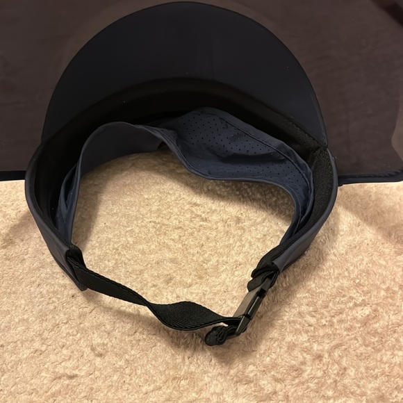 Blue visor hat. - Picture 3 of 4